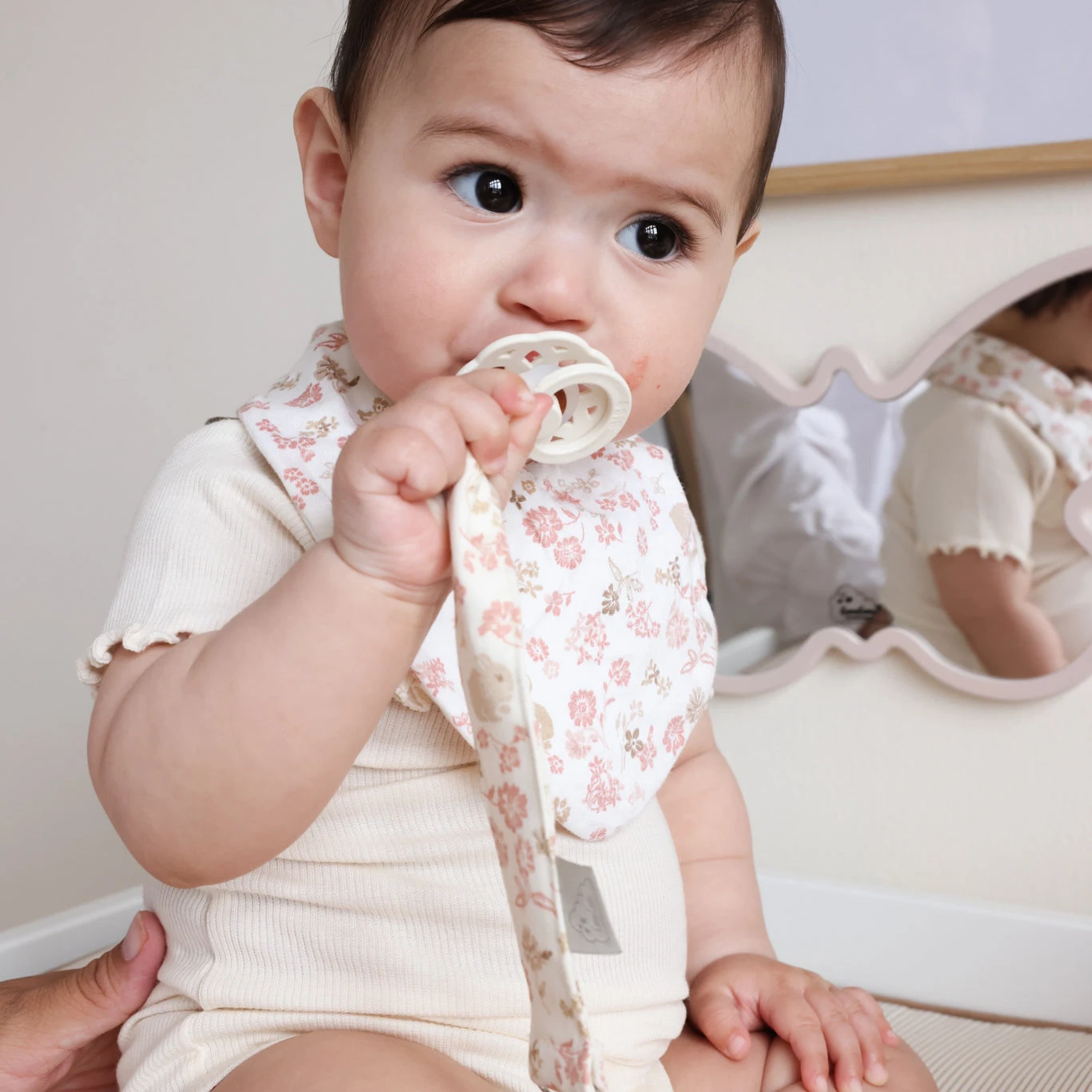 Embroidered Pacifier Holder - GOTS - Augusta 3 Embroidered Pacifier Holder - GOTS - Augusta - Image 3