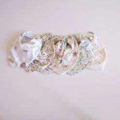 Bandana Bib, Jersey, 2-Pack - GOTS Dreamland 5 Bandana Bib, Jersey, 2-Pack - GOTS Dreamland -Baby Bliss Sales Store 921 BandanaBib P4 20Dreamland