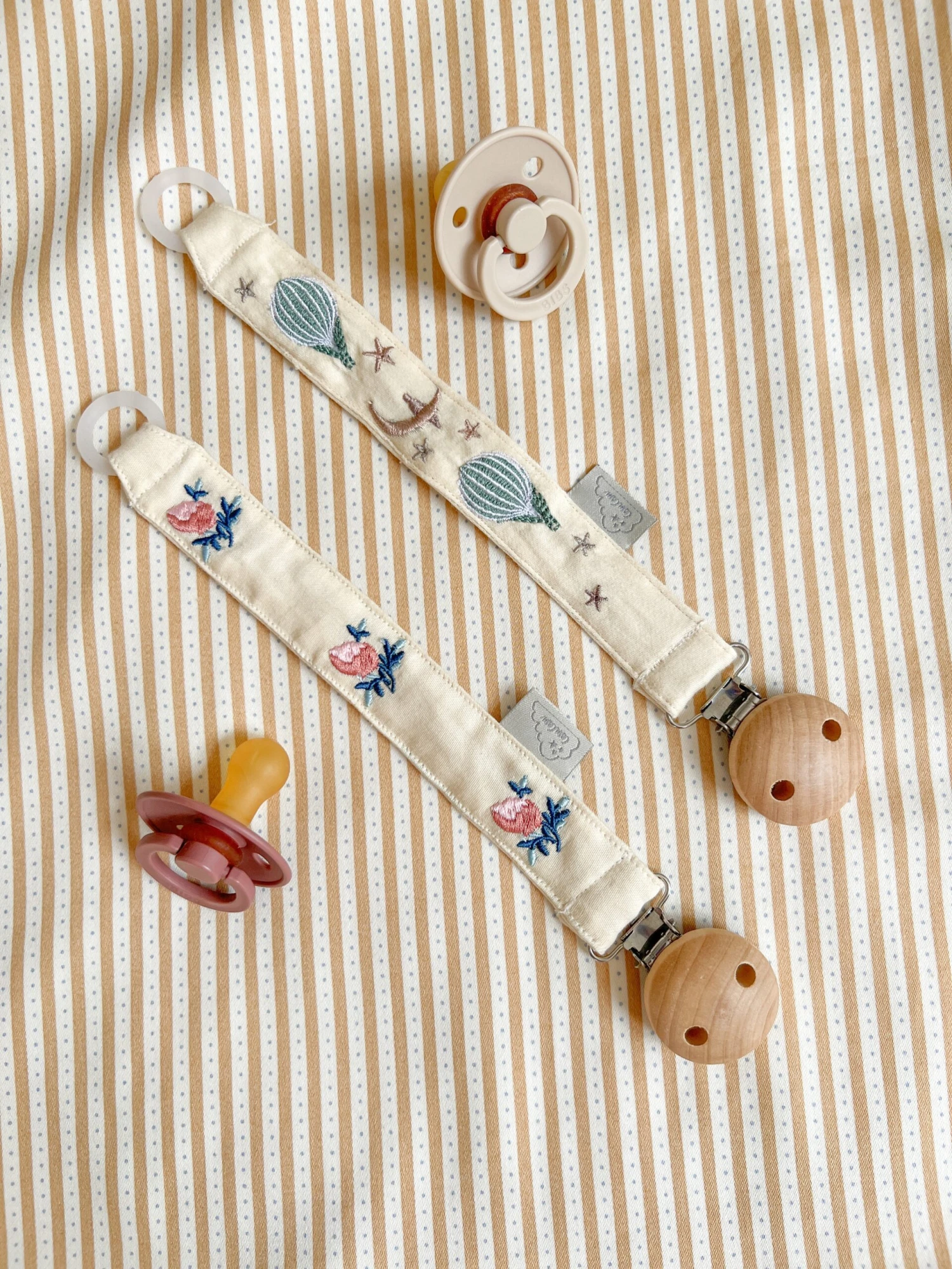 Embroidered Pacifier Holder - GOTS - Berries 2 Embroidered Pacifier Holder - GOTS - Berries - Image 2